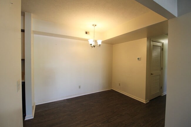 Building Photo - 1018-8 Blue Ridge Dr