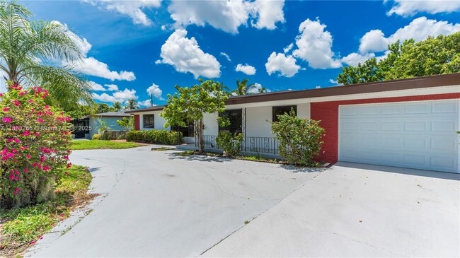 Building Photo - 4210 SW 20th St