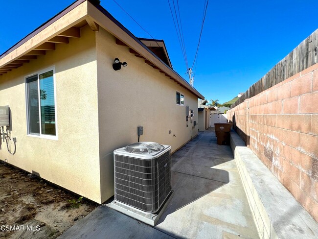 Building Photo - 662 Gerst Dr