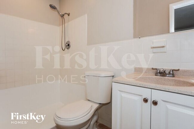 Building Photo - 1815 NW 185th Ter