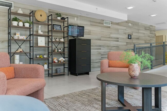 Building Photo - 1710 SW 27th Ave