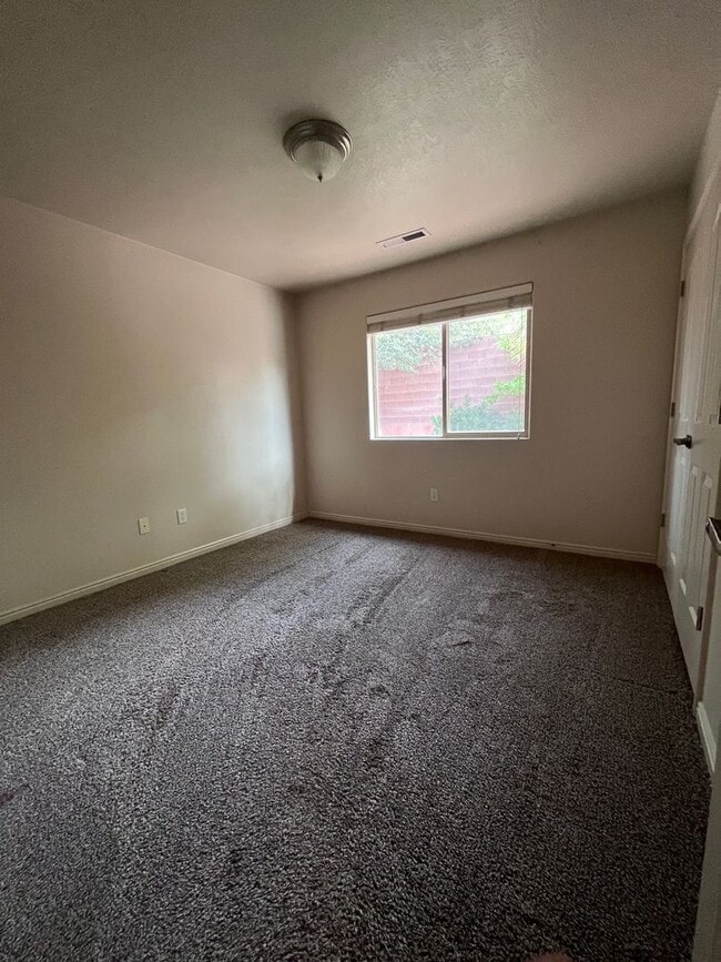 Building Photo - Great 3 bedroom 2 bath home in St George!