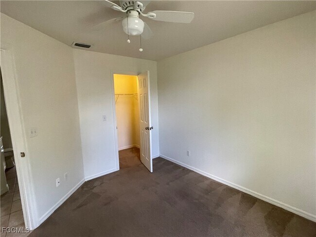 Building Photo - 1005 SW 32nd Terrace