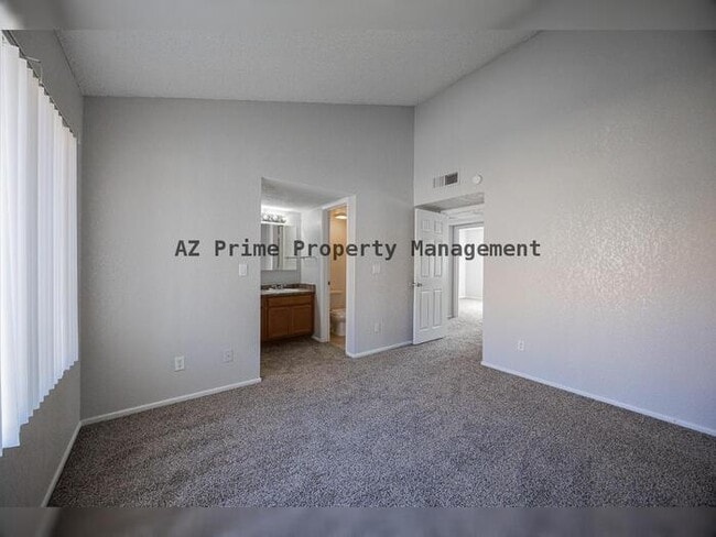 Building Photo - 4828 W Orangewood Ave