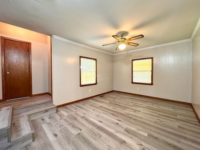 Building Photo - Freshly Updated 3 Bedroom/ 2 Bathroom Country Home