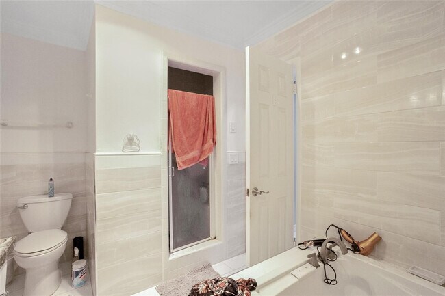 Building Photo - 1311 NE 27th Way