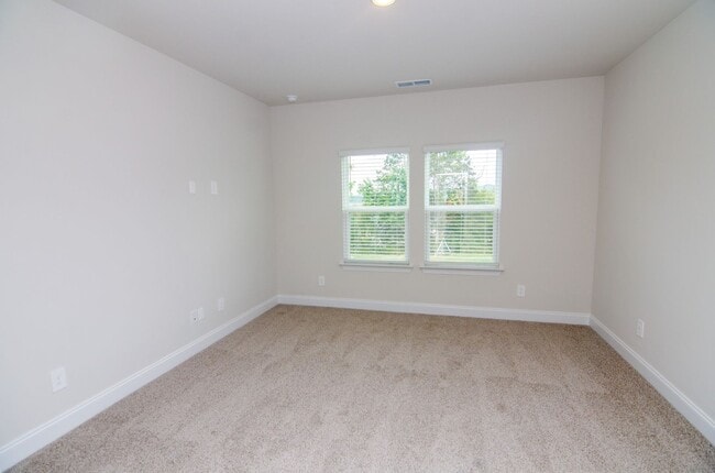 Building Photo - 4960 Trail Ridge Ct