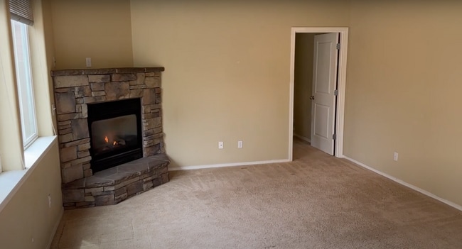 Building Photo - VIDEOTOUR: This Home Will Catch Your Heart...