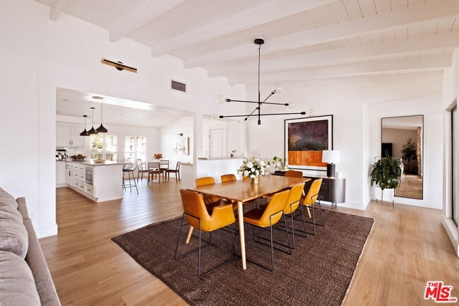 Building Photo - 4735 Degovia Ave