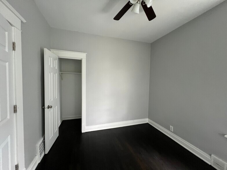 Building Photo - 1122 W 144th St