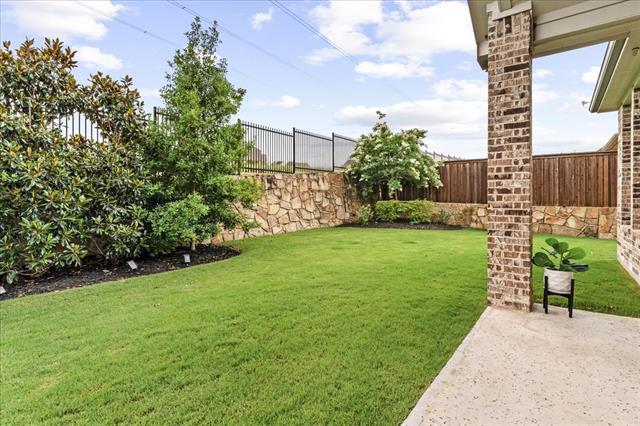 Building Photo - 3480 Newport Dr