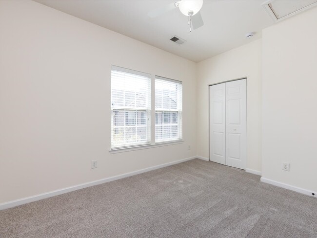 Building Photo - 257 N Irwin Ave