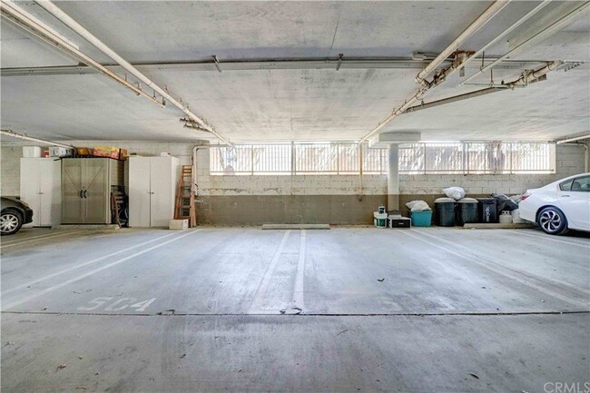 Building Photo - "Experience Perfection: Your Ideal Lifesty...