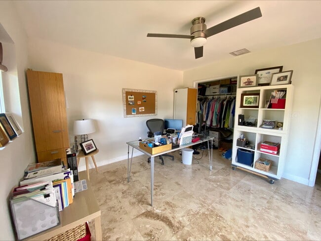 Building Photo - 1960 NE 30th St