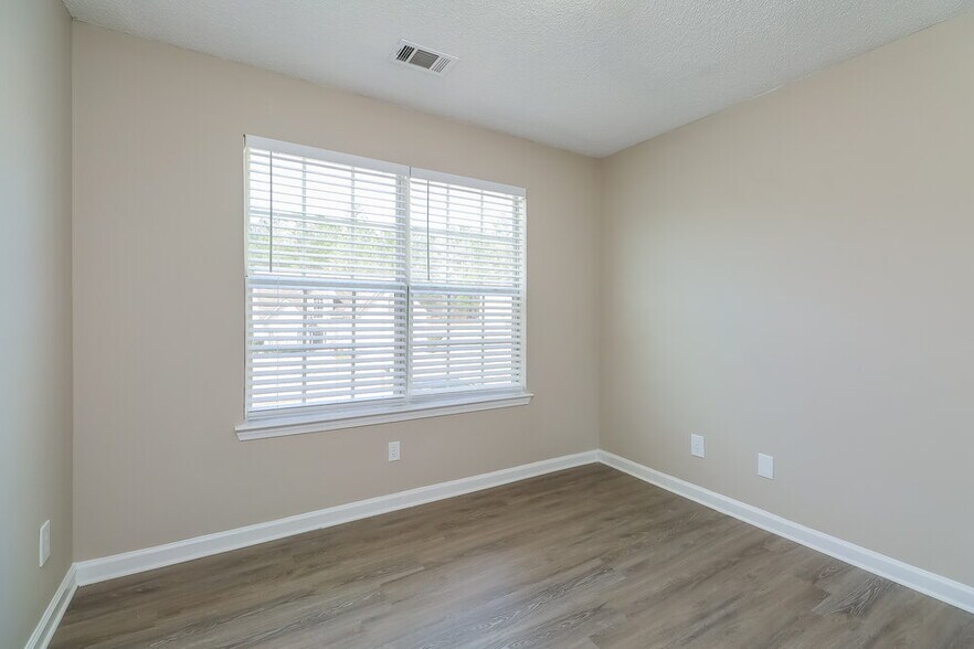 Building Photo - 195 Ridge Pointe Dr
