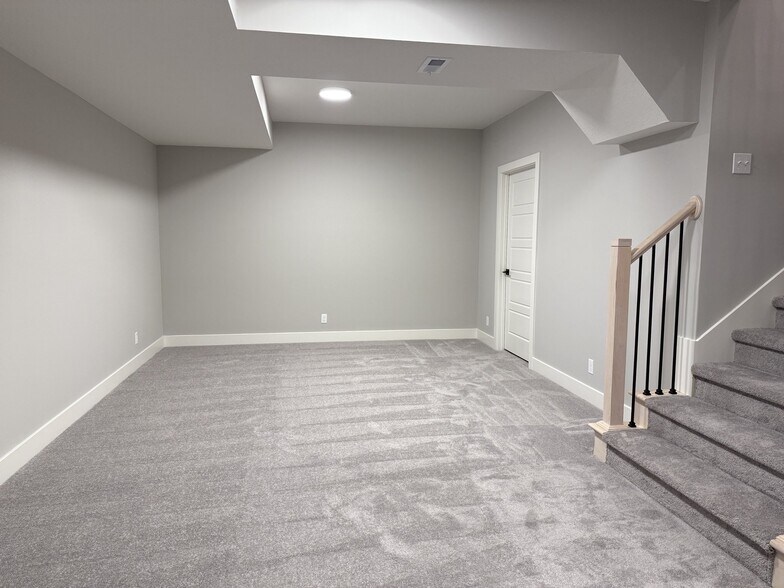 Building Photo - 16216 Fontana St