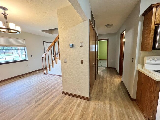 Building Photo - 714 N 5th St