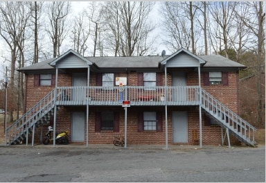 Building Photo - Green Oaks Apartments