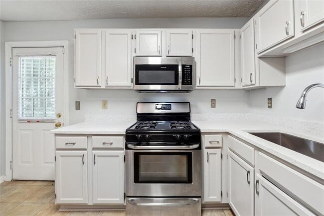Building Photo - 3107 Del Monico Dr