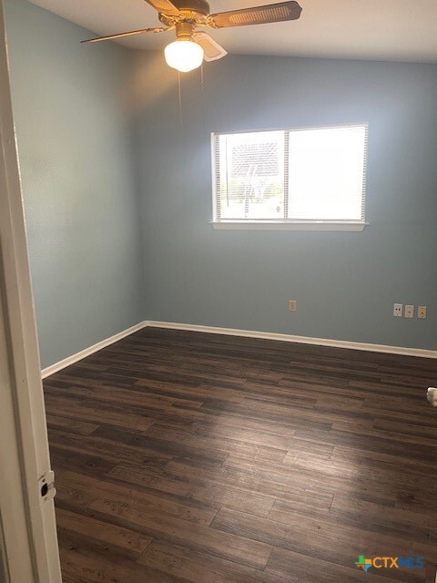 Building Photo - 510 Kellys Way