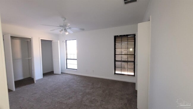 Building Photo - 846 Esconditas Pl