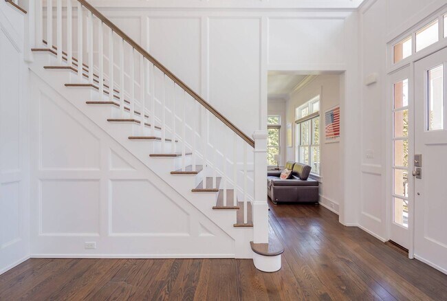 Building Photo - 20 Lighthouse Ln