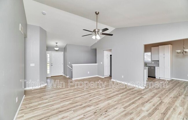 Building Photo - 4927 Triple Tree Ct