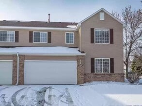 Building Photo - Great location *2Bed*2Bath Townhome- Available June 1