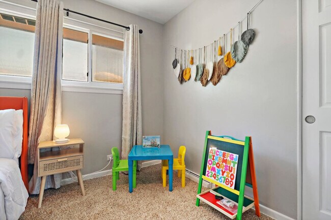 Building Photo - 207 N Beverly St