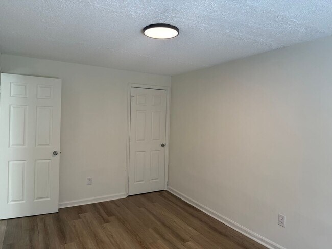 Building Photo - 78 Oak Ridge Dr
