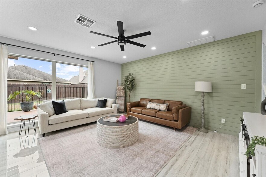 Building Photo - 21328 Village Crossing Ln