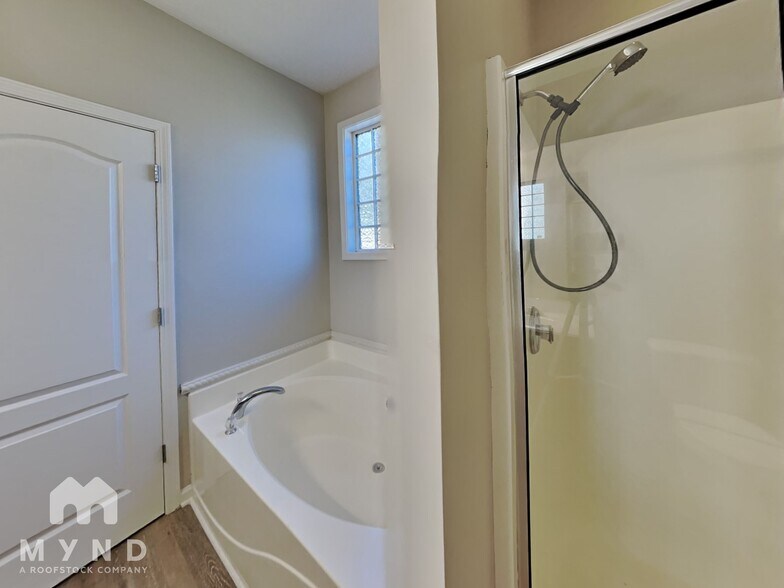 Building Photo - 9033 Aldbury Dr