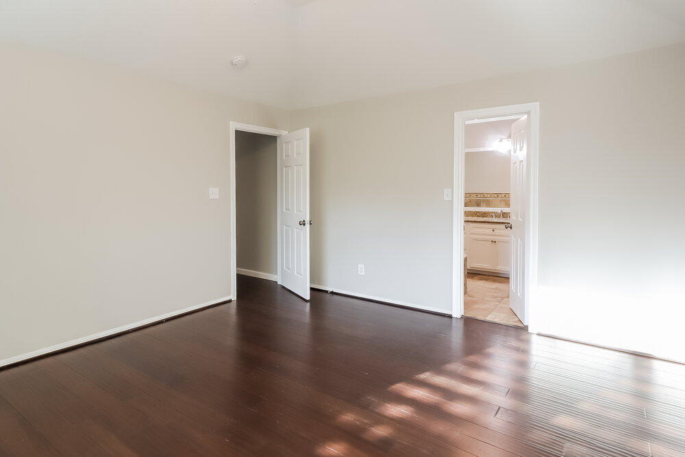 Building Photo - 19610 Plymouth Ridge Ln