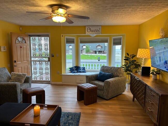 Building Photo - Corporate House 3BR 2 Bath