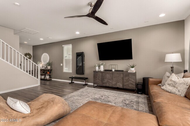 Building Photo - 5418 S Vincent