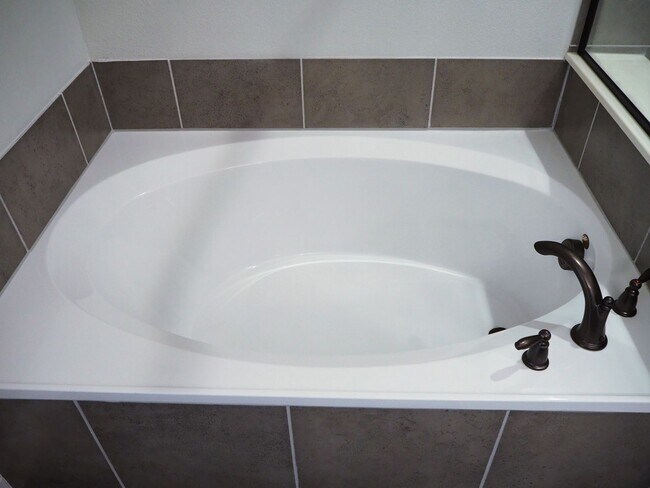 Building Photo - 4129 S Broadway Ave