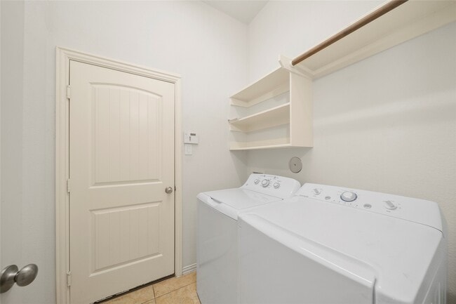 Building Photo - 6818 Rambling Manor Ct