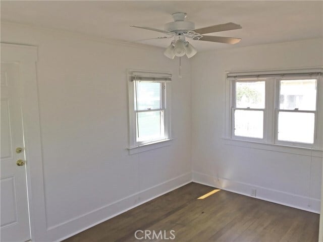 Building Photo - 1085 Loma Dr