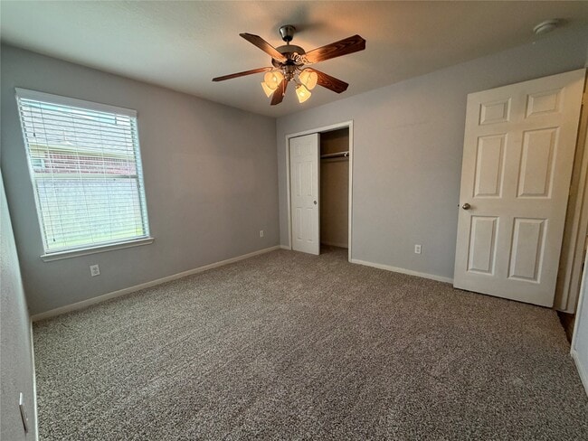 Building Photo - 8023 Clover Leaf Dr