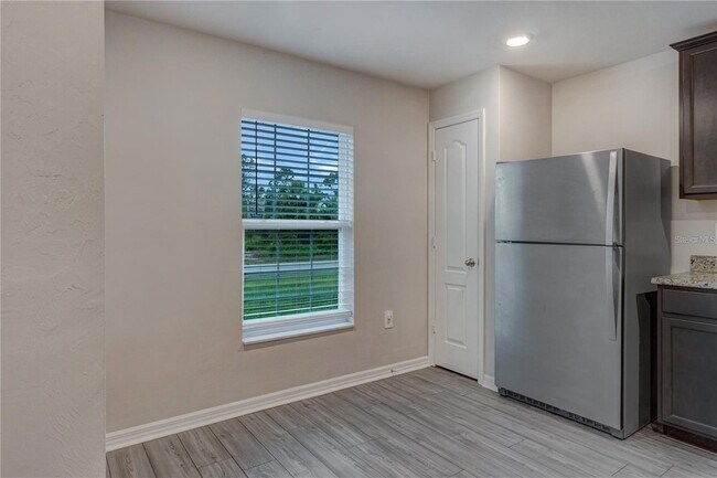 Building Photo - 4127 Snowdrop St