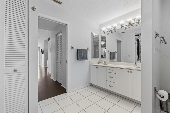 Building Photo - 1447 Gleneagles Dr