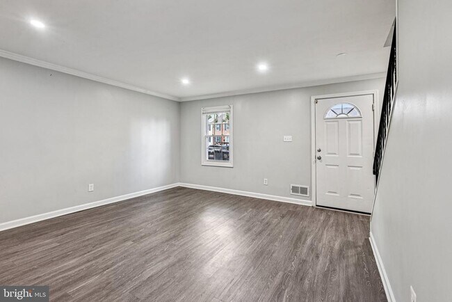 Building Photo - 2905 Wren Ct