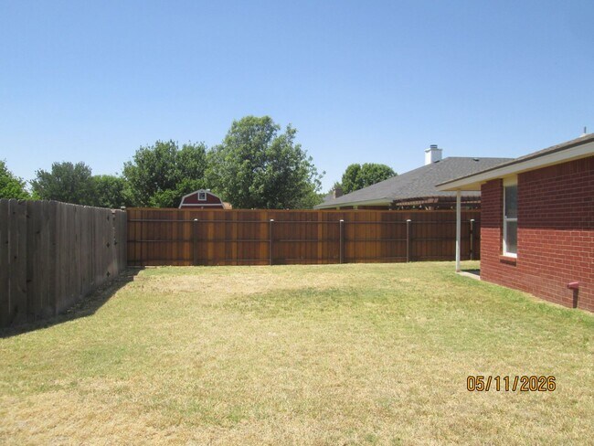 Building Photo - HOUSE - 3 Bedrooms, 2 Bath, 2 Car Garage