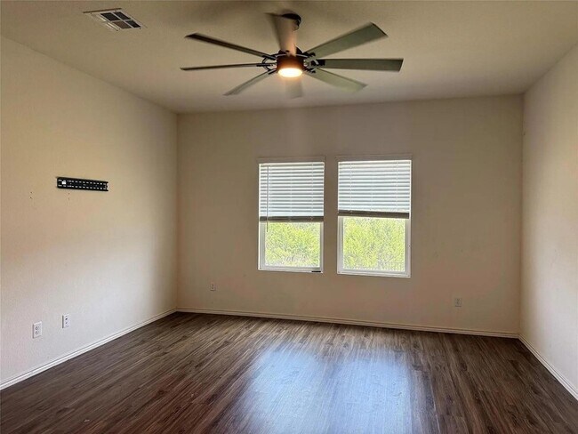 Building Photo - 1216 Blackhaw Ln