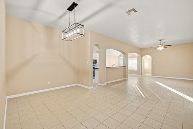 Building Photo - 10506 Pleasant Villas Ln