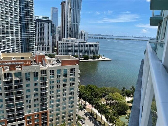 Primary Photo - 1900 N Bayshore Dr