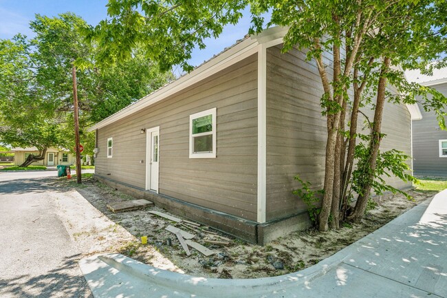 Building Photo - 778 N Belknap St