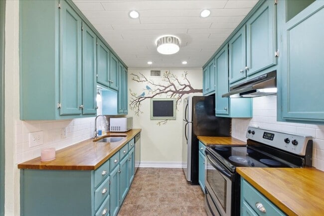Building Photo - 1214 Baylor Ave