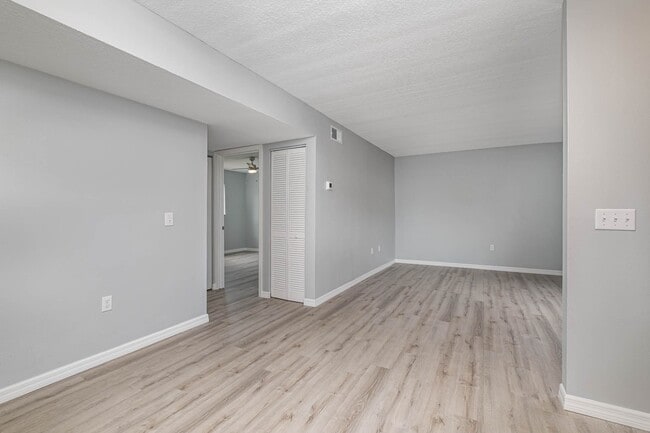 Building Photo - 629 Ridge Club Dr