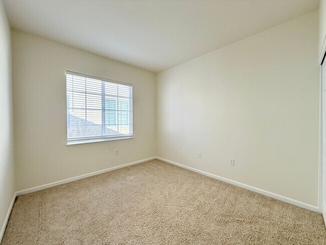 Building Photo - Renovated Coastal Home with NEW Kitchen and a Spacious Layout